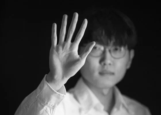 日前，片方曝光了陈数的一组剧 《倒数说爱你》发布新海报 陈飞宇贴贴周也撒娇 2022-11-30 11月进入倒数的最后一天，电影《倒数说爱你》发布全新海报。
